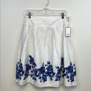 Croft & Barrow White and Blue Floral Pleated Skirt Size 12